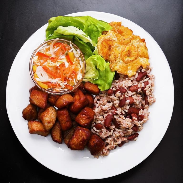 Catering that Brings Caribbean Flavor to Any Event